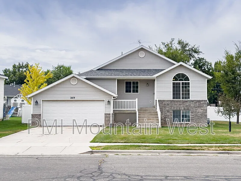 2419 W 1850 N