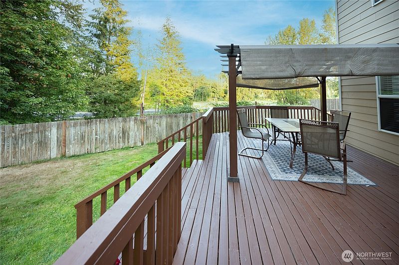4th image of 9507 149th Street E
