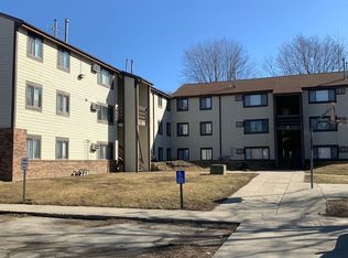 1453 N 11th Ave E #1I, Newton, IA 50208