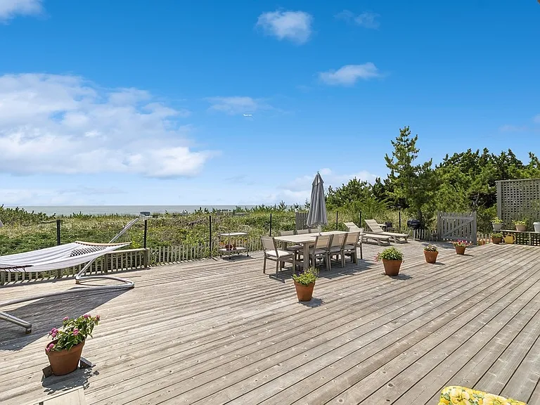 323 Marine Blvd — Photo 32