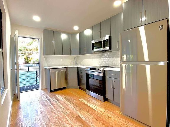3rd image of 69 Woodbine St #2A