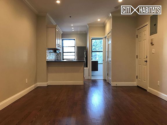 2nd image of 805 Washington St
