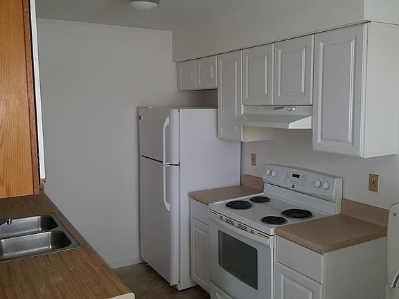 3rd image of 117 W Balview Ave #4
