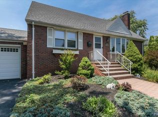 20 Linden Ave, Emerson, NJ 07630