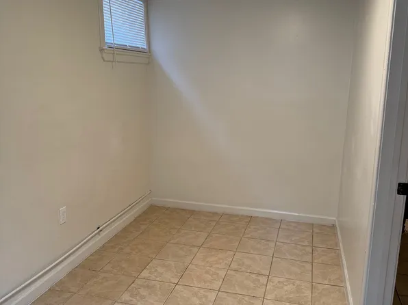 1936 Walnut St, Harrisburg, PA 17103