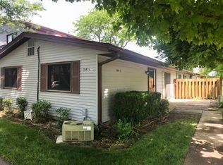 1587 Burton Ct APT C, Aurora, IL 60505