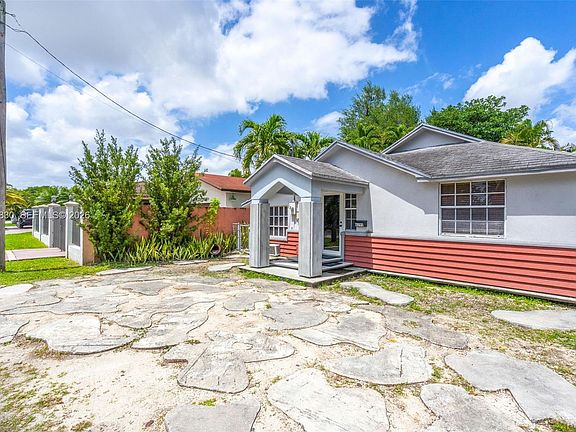 3rd image of 6295 SW 29th St #1