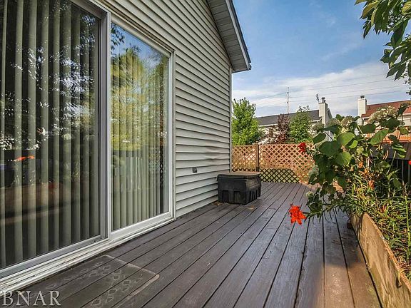3rd image of 49 Parkshores Dr