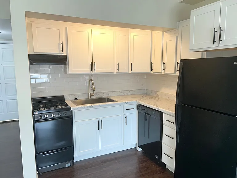 155 W Main St #700 — Photo 3