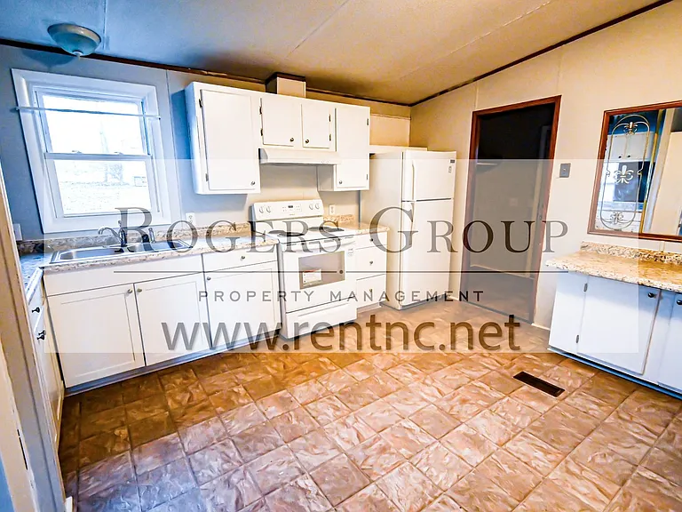 104 Big Buck Rd — Photo 2