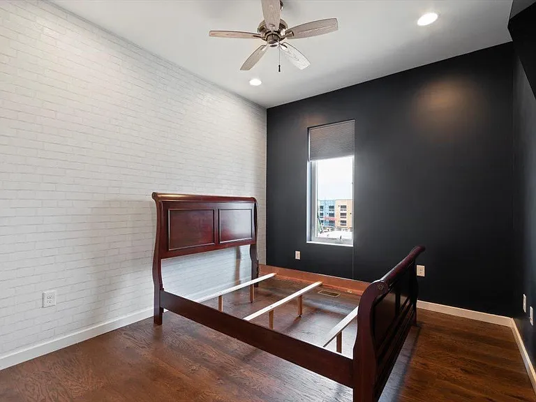 227 W Thompson St #D — Photo 27