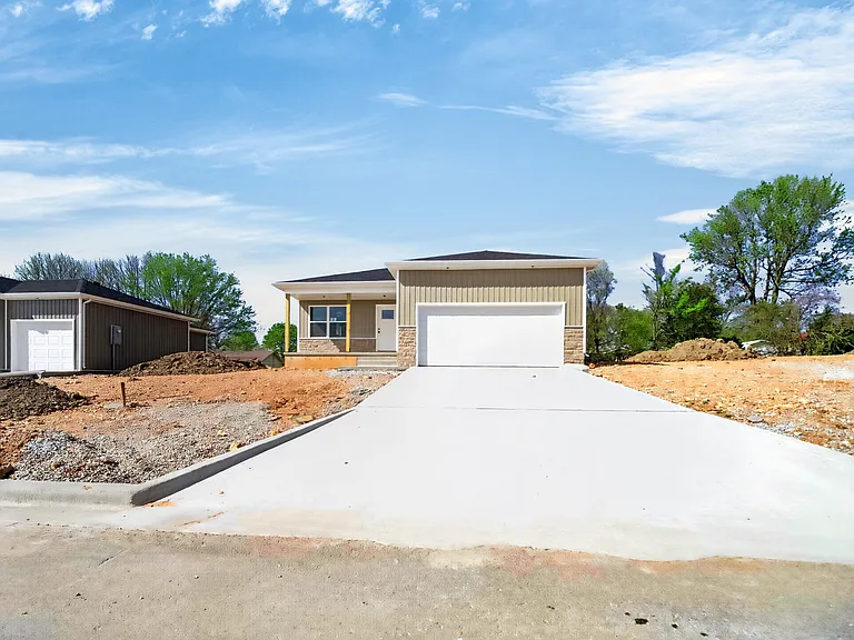 46 Whitley Ln — Photo 3