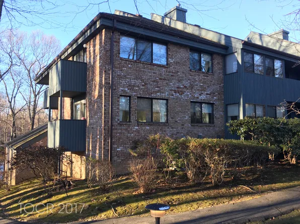 1101 Hilltop Rd, Mahwah, NJ 07430