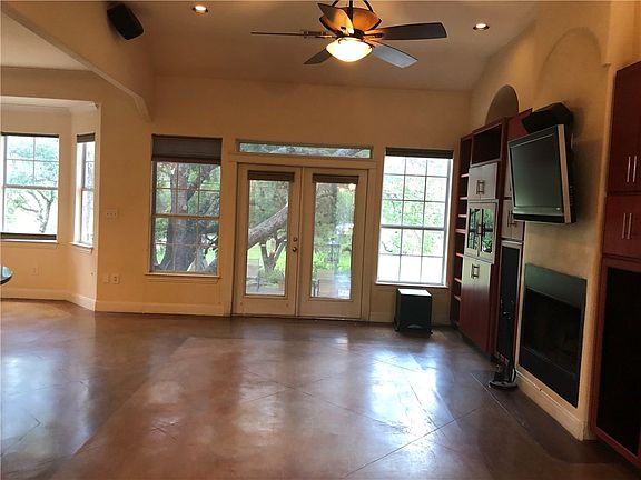 4th image of 510 Songwood Dr