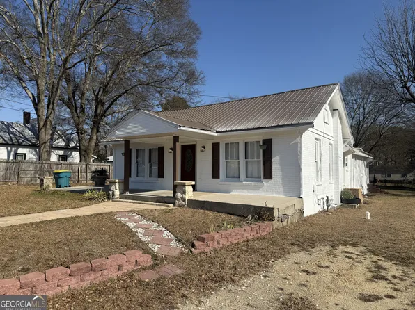 86 Luckie St, Lavonia, GA 30553