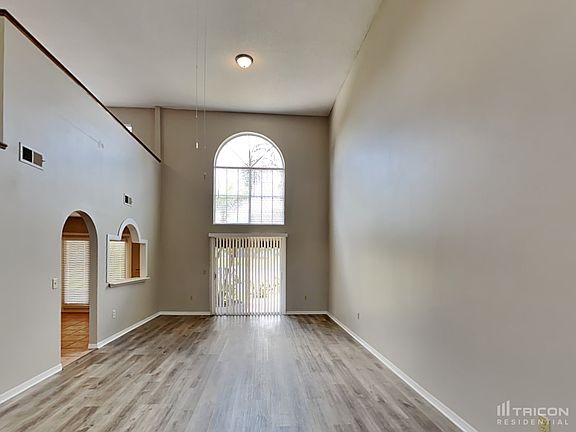 3rd image of 3048 Dellcrest Pl