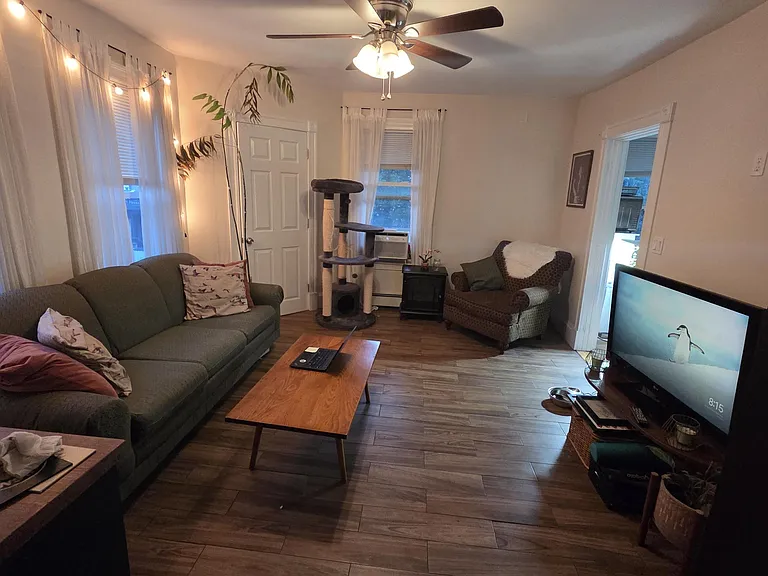 16 Montfern Ave — Photo 7