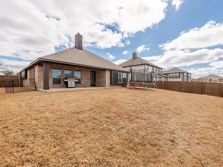 1044 Kingston Dr — Photo 19