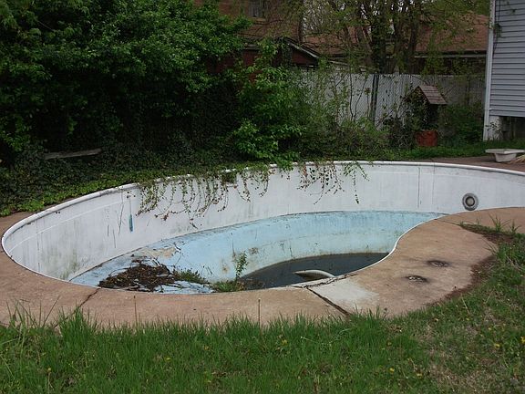4th image of 2404 Grand Ave