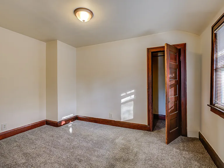 3314 Emerson Ave N — Photo 3