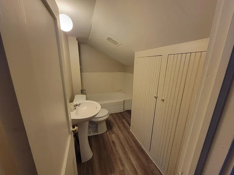 424 S Millwood St — Photo 12
