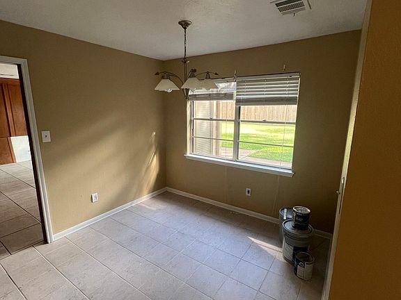 5th image of 3519 Woodbriar Dr