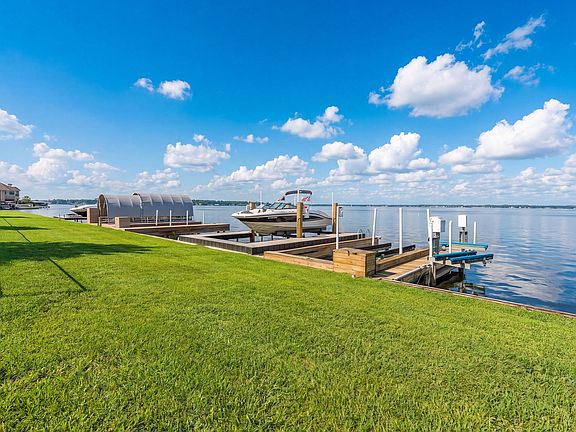 2nd image of 6 Regency Point