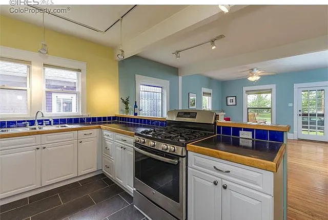 746 8th Ave — Photo 3