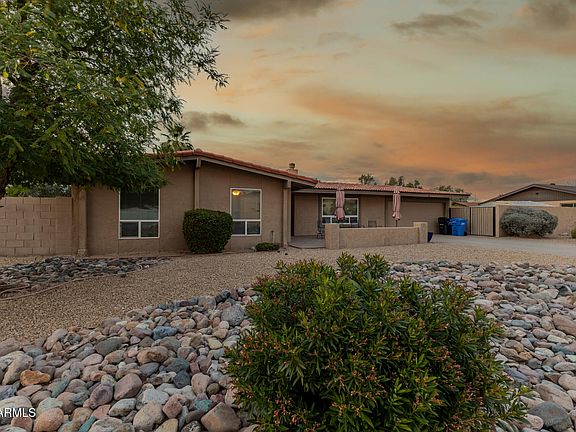 2nd image of 802 W CARIBBEAN Lane