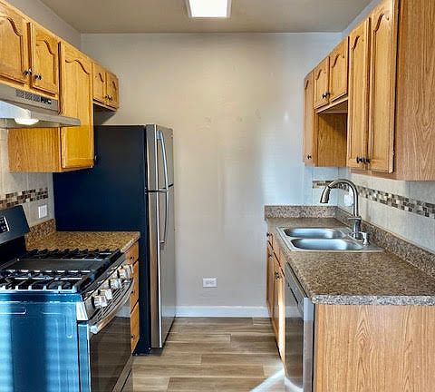 4th image of 215 E Bayaud Ave APT 6
