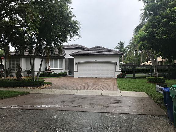 3rd image of 7773 NW 164th St
