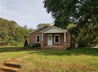 5016 Clearwater Lake Rd, Mount Holly, NC 28120
