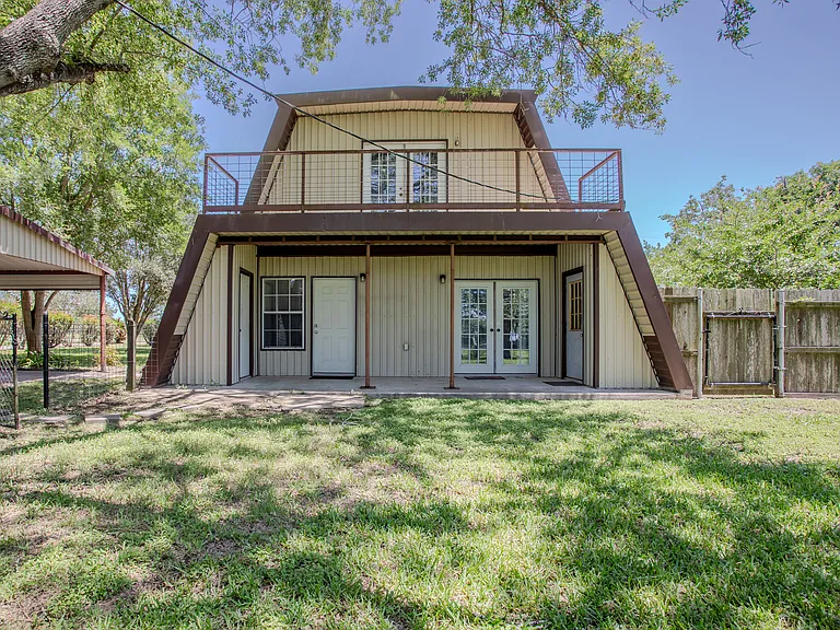 108 Russell Rd — Photo 23