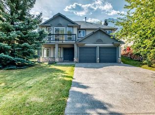 129 SW Carey, Canmore, AB T1W2R3
