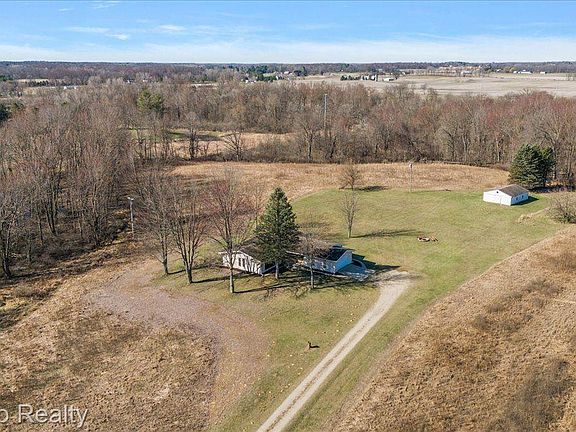 3rd image of 8603 Owosso Rd
