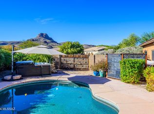 8218 N Stonehill Dr, Tucson, AZ 85743