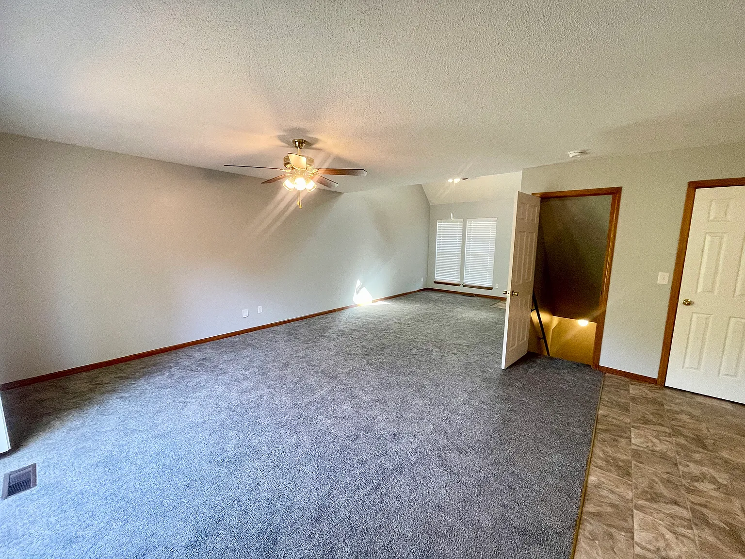 4 bed, 2.5 bath, 2000 sqft, $1,765 — Photo 2