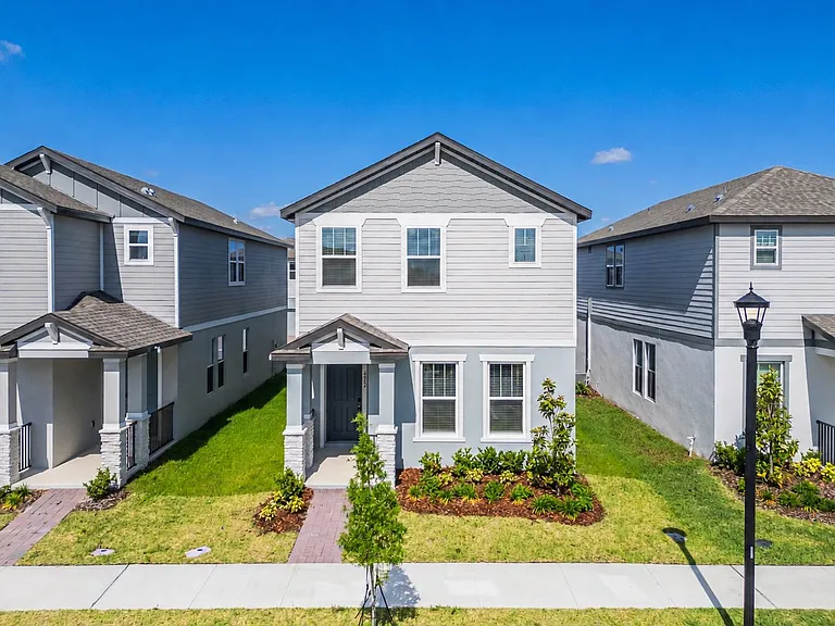 4512 Homestead Trl — Photo 1