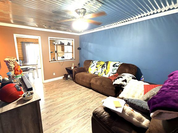 3rd image of 304 Connell Dr