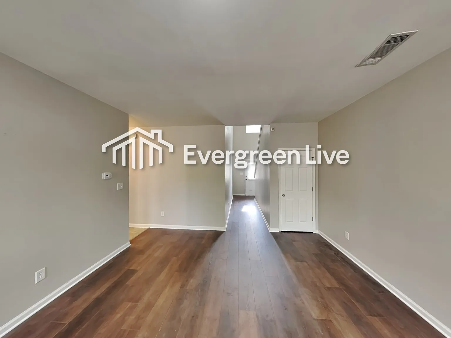 4 bed, 2.5 bath, 1970 sqft, $1,795 — Photo 2