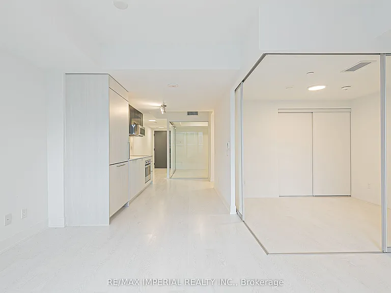 308 Jarvis St #305 — Photo 17