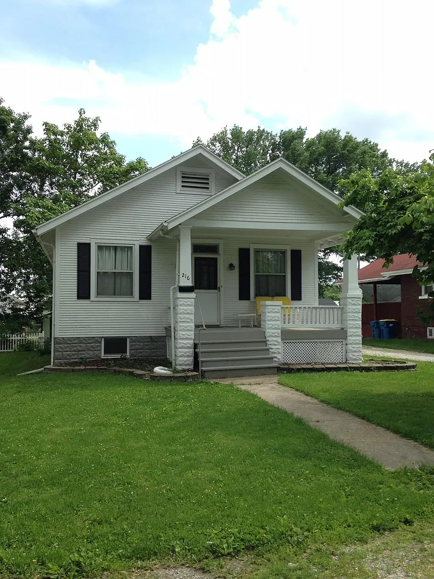 216 McKinley Ave photo 1