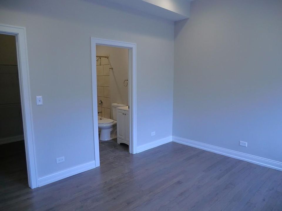 2nd image of 1946 S Racine Ave #3FMJ