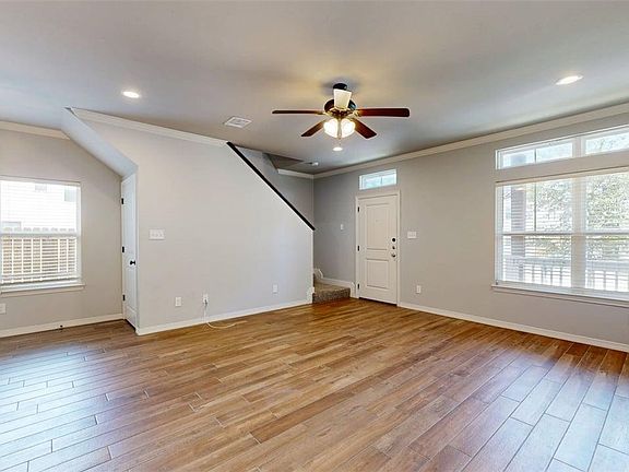 4th image of 305 Poplar St #C