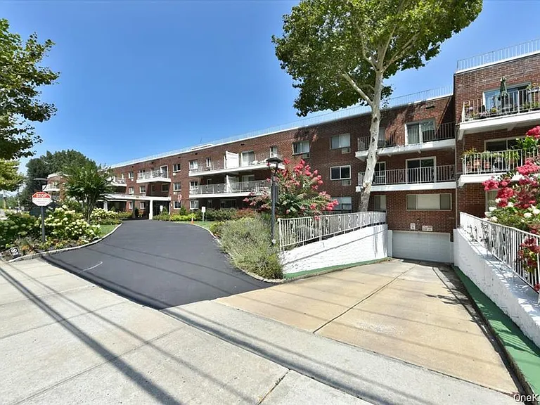 320 E Shore Rd #2A — Photo 20