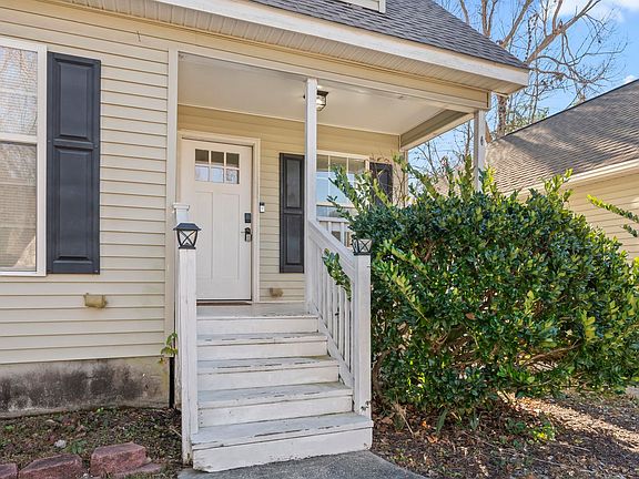 4th image of 409 Knoll Ct.