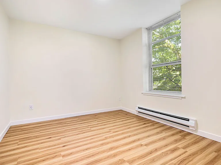 Belcourt Apartments — Photo 17