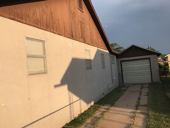2nd image of 610 E Hancock Ave