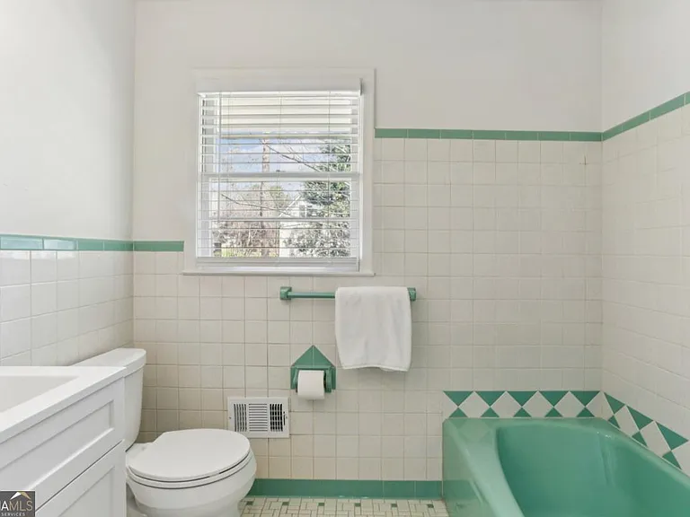 2888 Bonanza Dr — Photo 10