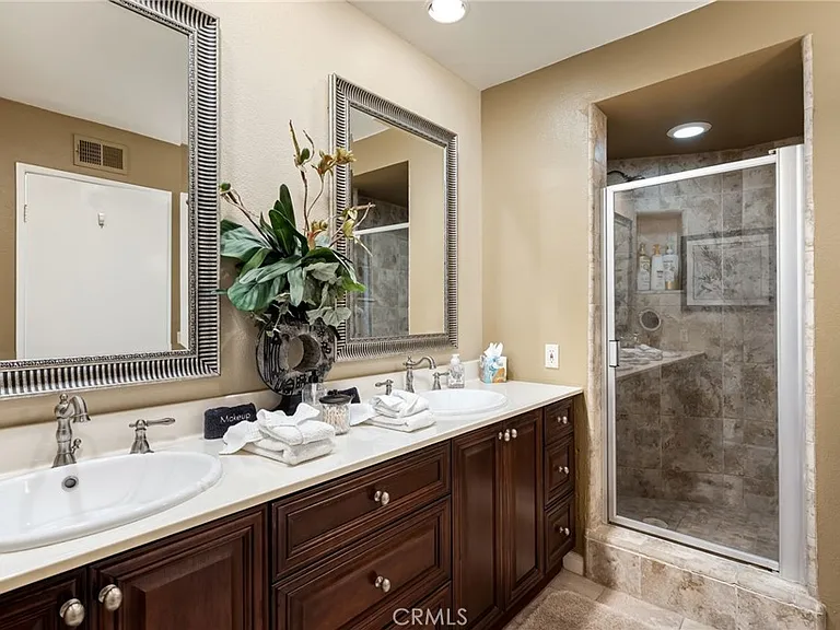 54137 Oak Hl — Photo 21